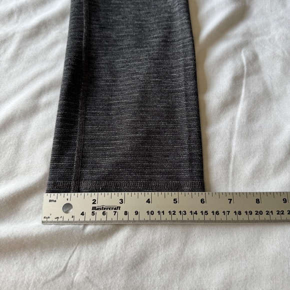 All In Motion Women's Pull On Athletic Capri‎ Yoga Leggings Charcoal Size Small - Picture 11 of 12